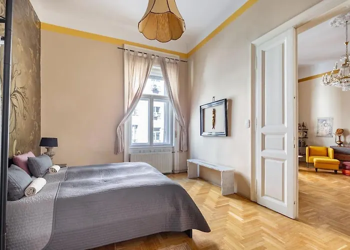 Bourgeois Boheme Apt. 88 M² City Center