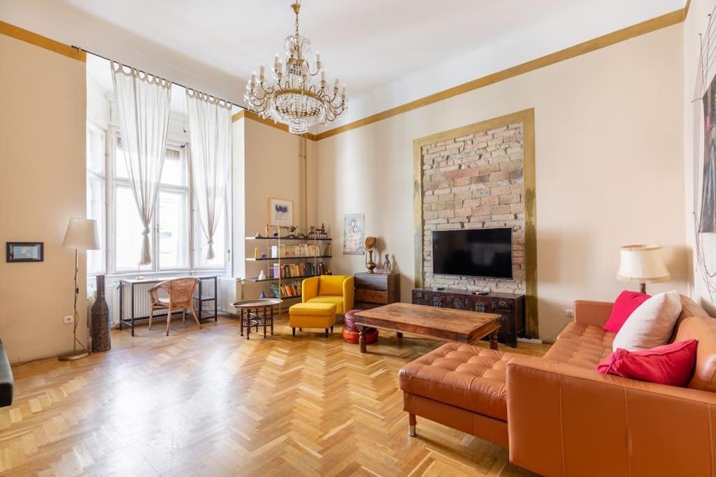 Bourgeois Boheme Apt. 88 M² Center Apartmán